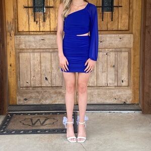 One-Shoulder Royal Blue Dress
